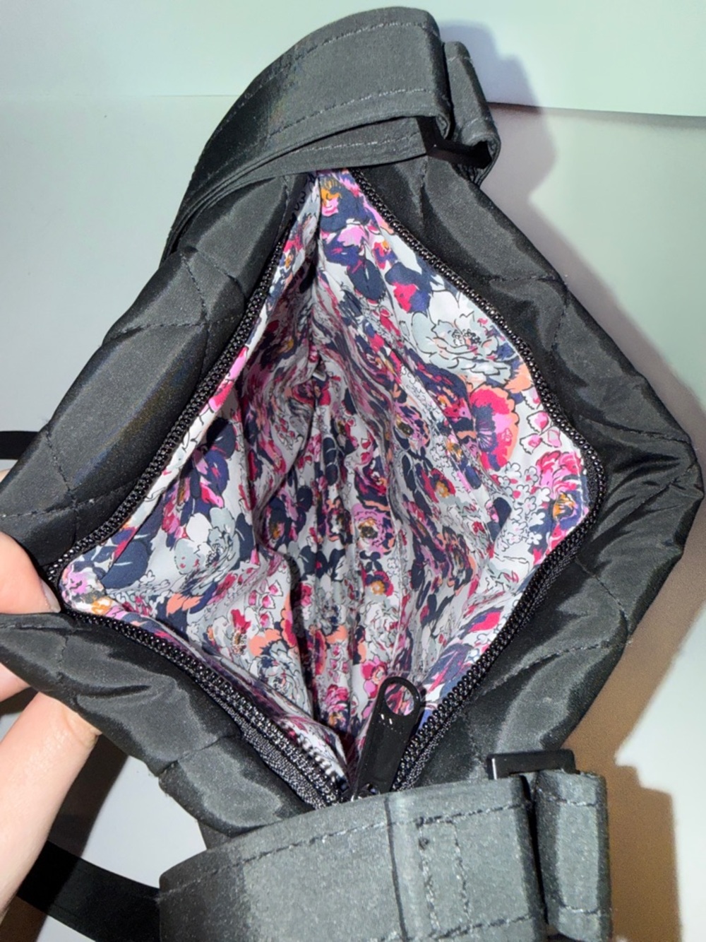 Vera Bradley Quilted Black Shoulder/Crossbody Bag - Picture 4 of 4